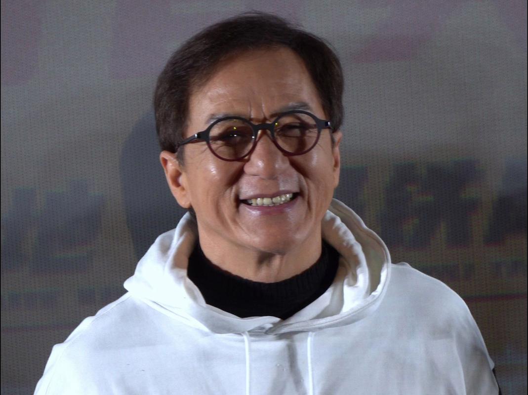 成龙揭开娱乐圈_成龙真相圈娱乐节目_成龙 娱乐圈真相