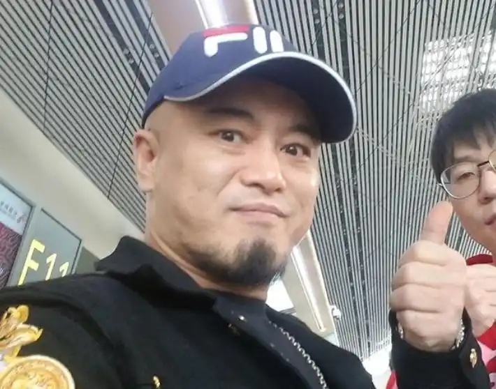 二驴怒怼八卦主播_快手网红八卦天狼-_ks平台八卦主播